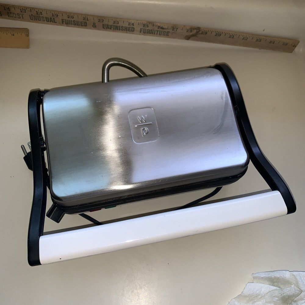 Electric Standard Waffle Maker 750W 120V Stainless Steel Silver/Black Non-Stick